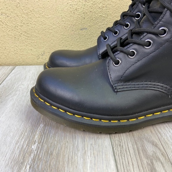 Dr. Martens 1460 Boots Womens Size 10 Black Original Smooth Leather Lace Up - Picture 8 of 14